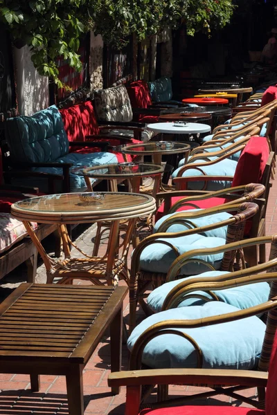 Sittplatser och bord i Fethiye — Stockfoto