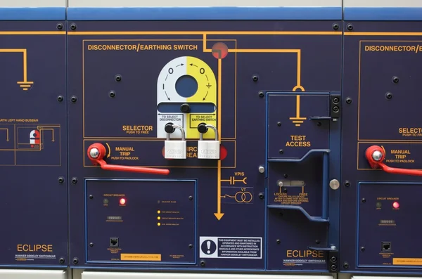 Anahtarı dişli ve paneller