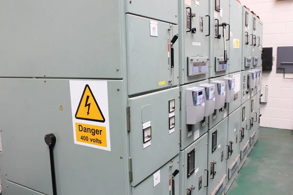 Anahtarı dişli ve paneller