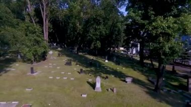 Askeri mezarlığın insansız hava aracı videosu. Beyaz Rusya, Minsk