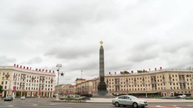 Zafer Meydanı ve Zafer anıtı. Minsk, Belarus - zaman aşımı