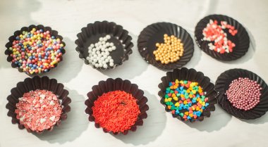 Ev yapımı pasta pişirme işlemi açılır