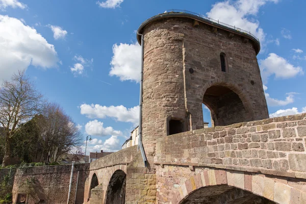Monmouth Ουαλία Ηνωμένο Βασίλειο μεσαιωνική οχυρωμένα Ποταμίσια γέφυρα αξιοθέατο στην κοιλάδα του Wye — Φωτογραφία Αρχείου