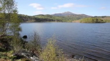 Güzel İskoç Loch Garry İskoçya İngiltere göl üzerinde Fort Augustus güneyinde ve kuzeyinde Fort William A87 Invergarry batısında pan görünümü