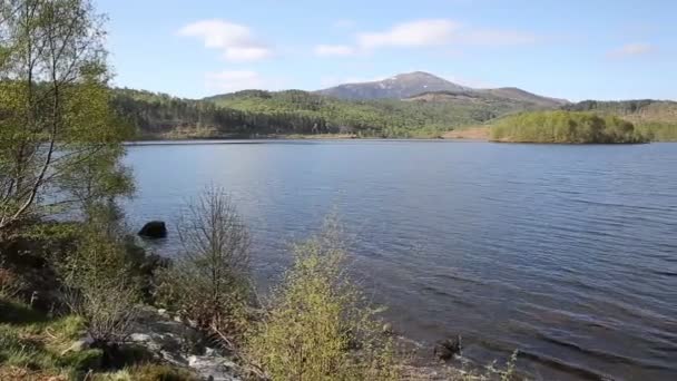 Superbe lac écossais Loch Garry Scotland UK à l'ouest d'Invergarry sur l'A87 au sud de Fort Augustus et au nord de Fort William vue panoramique 