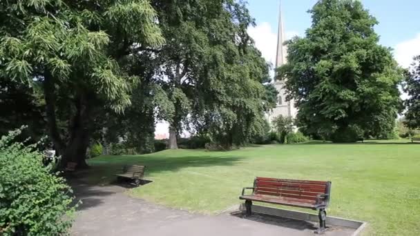Ross-on-Wye Wye Valley Herefordshire Angleterre uk park view towards St Mary's church landmark — Video