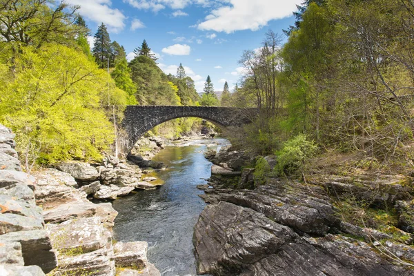 Invermoriston bridge Scotland UK Scottish tourist destination crosses the spectacular River Moriston falls — Stock Photo, Image