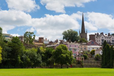 Ross-on-Wye şehir St Mary's kilise Simgesel Yapı doğru Wye Valley Herefordshire İngiltere'de İngiltere'de park görünümünde 