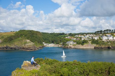 Cornwall Sahili Fowey Cornwall İngiltere Polruan 'dan kalkan yatı ile
