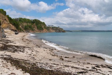 Duporth Cornwall St. Austell ve Porthpean yakınlarında sakin bir plaj.