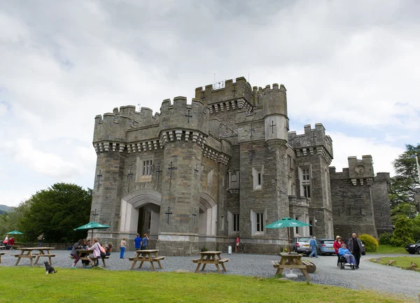 Zamek Wray Pojezierza cumbria claife na brzegu windermere — Zdjęcie stockowe