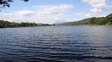 esthwaite su lake district cumbria hawkshead köyü yakınlarında ve windermere ve coniston su arasında