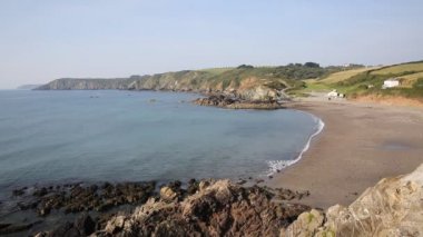 kennack kumları cornwall kertenkele miras Sahili Güney Batı İngiltere'de güneşli yaz gününde plaj.