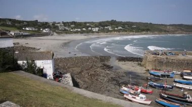 coverack teknelerin liman cornwall İngiltere İngiltere'de düşük tide