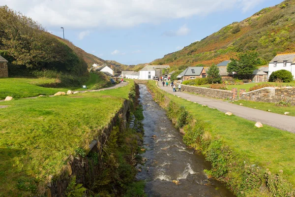 Boscastle River Valency North Cornwall between Bude and Tintagel England UK on a beautiful sunny blue sky day — Stock Photo, Image