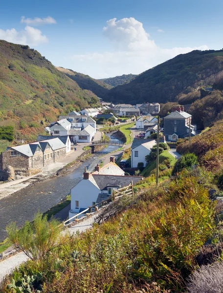 View of Cornish coast town of Boscastle North Cornwall England UK on a beautiful sunny blue sky autumn day — Stock Photo, Image
