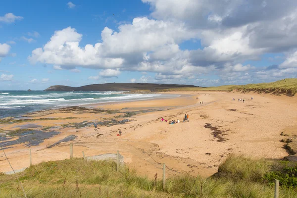 Konstantyn Bay Cornwall Anglii Uk Cornish północnym wybrzeżu pomiędzy Newquay i Padstow w dzień słoneczny błękitne niebo — Zdjęcie stockowe