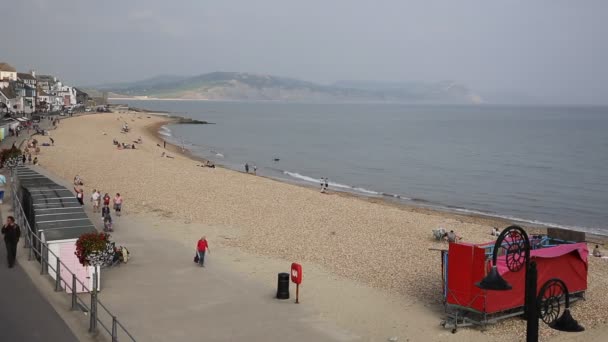 Lyme Regis front de mer Dorset Angleterre Royaume-Uni à Lyme Bay — Video