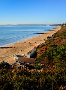 Bournemouth plaj ve sahil yakınında güzel kumlu plajları mavi gökyüzü ile bilinen Poole Dorset İngiltere İngiltere