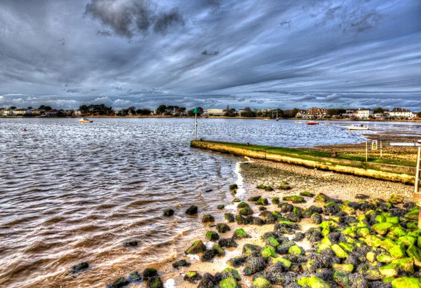 Christchurch harbour nära Mudeford Dorset England Uk i färgglada ljusa levande Hdr — Stockfoto