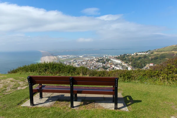 Vista sulla spiaggia di Weymouth Portland e Chesil Dorset Inghilterra Regno Unito cielo blu e nuvole in estate — Foto Stock