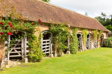 Ilminster Somerset İngiltere İngiltere Tudor manor house yakınındaki istikrarlı blok Barrington mahkeme