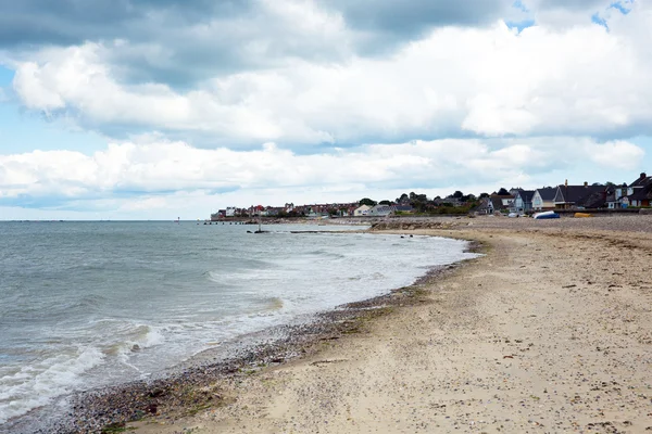 Vista al mar al noreste Isla de Wight con vistas al Solent cerca de Ryde — Foto de Stock