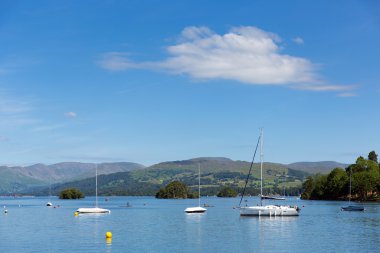 Bowness Windermere Güney Lakeland Cumbria İngiltere Lake Windermere kıyısında üzerinde