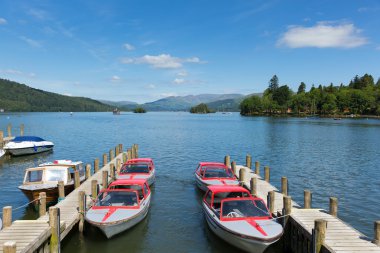 Bowness Windermere Güney Lakeland Cumbria İngiltere Lake Windermere kıyısında üzerinde