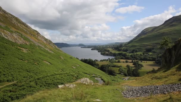 Verhoogde weergave van Ullswater Lake District Cumbria Engeland Uk van Hallin viel in de zomer — Stockvideo