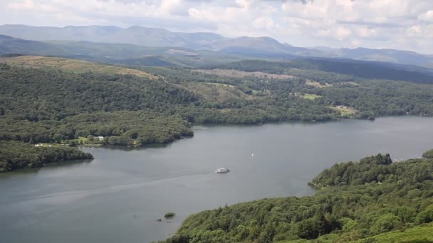 Jezioro w górach i Windermere Lake District Anglia uk — Wideo stockowe