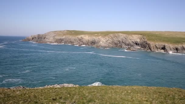 Porth ตลกชายหาดติดกับอ่าว Crantock Cornwall อังกฤษ ใกล้ Newquay PAN มุมมอง — วีดีโอสต็อก