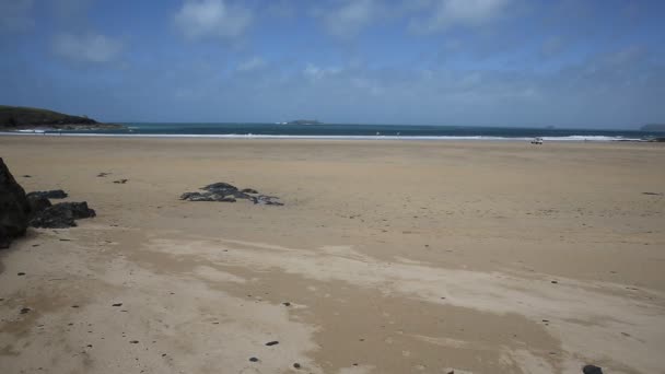 Harlyn Bay beach Kuzey Cornwall İngiltere İngiltere Padstow ve Newquay yakınındaki — Stok video