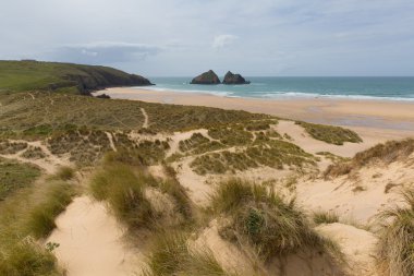 Holywell Bay kum tepeleri ve kayalar Kuzey Cornwall İngiltere İngiltere Newquay ve Crantock yakınındaki sahil