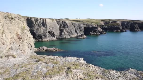 Beautiful south west coast of the UK between Treyarnon and Porthcothan north Cornwall PAN — Stock Video