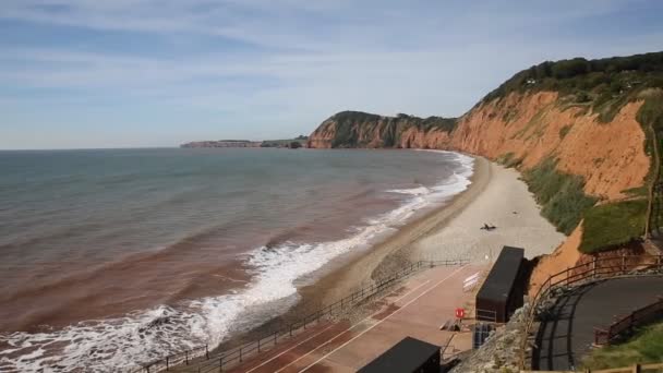 Sidmouth praia e costa Devon Inglaterra Reino Unido para a costa oeste jurássico PAN — Vídeo de Stock