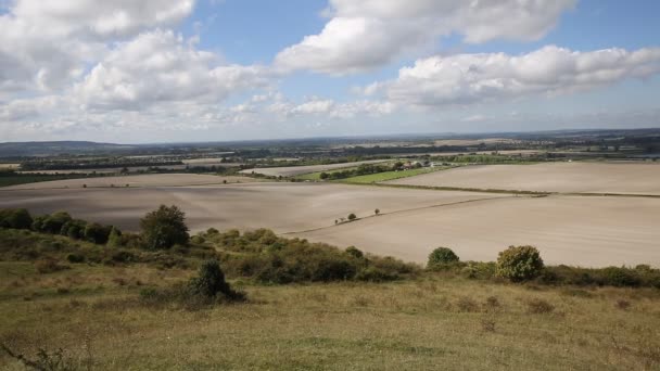 Blick von ivinghoe beacon chiltern hills buckinghamshire england england english country between dunstable bedfordshire and berkhamsted and tring in hertfordshire — Stockvideo