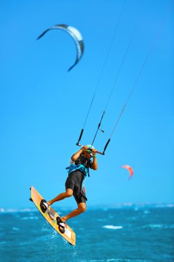 Su sporları. Kiteboarding Kitesurfing Okyanusu. Aşırı spor 