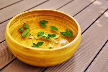 Spa vücut bakımı. Ayak Havzası, kase. Cilt Bakımı Masaj Terapisi