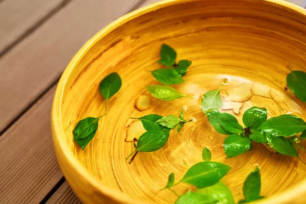 Wellness, lichaamsbehandeling. Voet bekken, Bowl. Huid zorg massagetherapie — Stockfoto