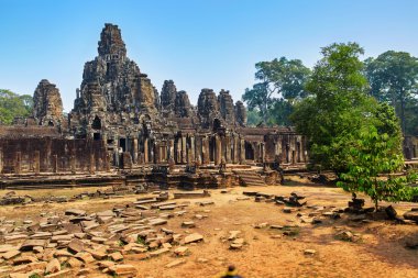 Kamboçya ünlü dönüm noktası. Bayon Temple, Angkor Thom. Dünya seyahatine