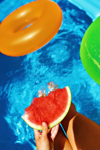 Summer Vacation. Summertime Fun. Watermelon By Swimming Pool. Freedom — 图库照片