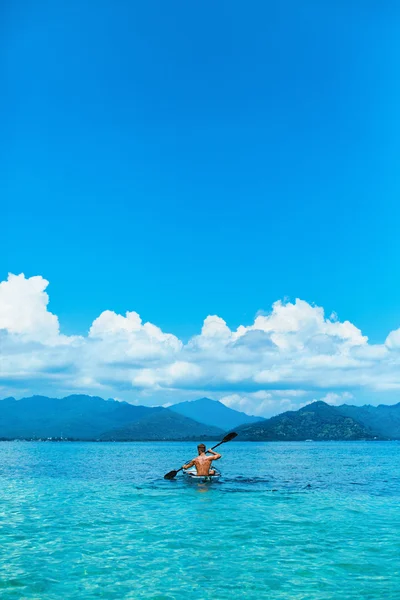 Summer Travel Kayaking. Man Canoeing Transparent Kayak In Ocean — Stock Photo, Image