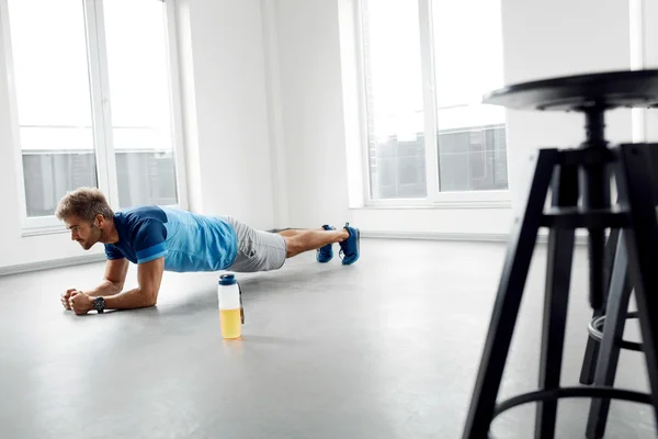 Man Workout Exercises. Fitness Male Model Exercising Indoors — Stock Photo, Image