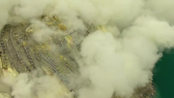 Smoke on Ijen volcano crater in East Java, Indonesia — Stock Video