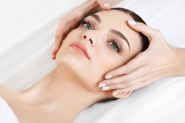 Yüz Masajı