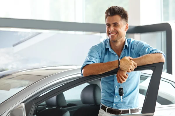 Man With Keys To The Car Of His Dreams. — Stock Photo, Image