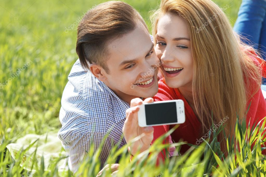 Пары С Селфи Для Телефона Стоковое Фото ©puhhha 54822189