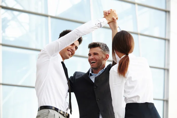 Mensen uit het bedrijfsleven. Succesvolle Team vieren een Deal — Stockfoto