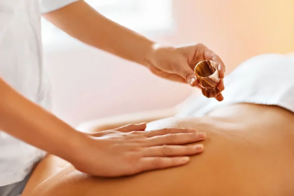 Body massage. Spa therapy. Beauty treatment concept. Skincare, w — стокове фото